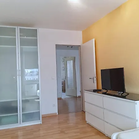 Lea Luxus-3-raum-wohnung Mit Tiefgarage Apartment